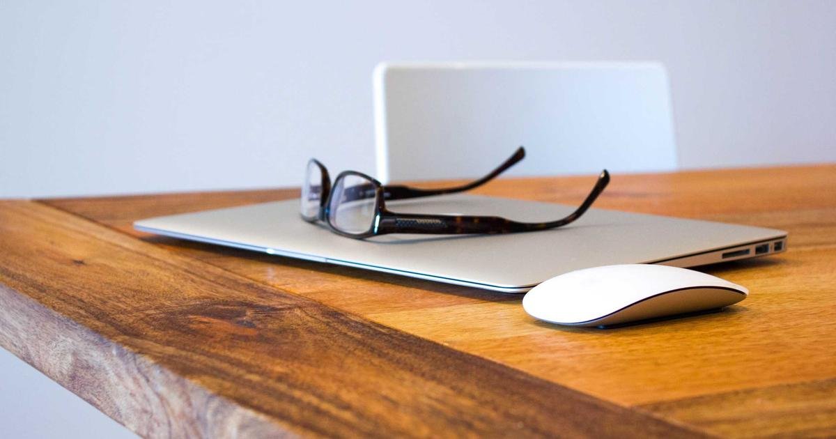 Professionelles WordPress Webdesign Ludwigshafen – Laptop mit Website-Design